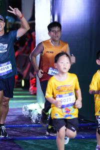 BIB: 4918, 356, 022
                            <button type="button" onclick="openModal(26227149)" class="btn btn-primary btn-sm float-right btn-popup" data-toggle="modal" data-target=".modal-high-quality">
                        <i class="fas fa-shopping-cart"></i> Add to Cart
                    </button>
                                            <button type="button" onclick="isThisMe(26227149, true)" class="btn btn-success btn-sm float-right btn-popup btn-isme hidden" data-toggle="tooltip" data-placement="bottom" title="นี่คือรูปของคุณใช่ไหม คลิกที่นี่เพื่อเอาเข้าอัลบั้ม">
                        <i class="fas fa-plus"></i> Add to album
                    </button>
                    <button type="button" onclick="isThisMe(26227149, false)" class="btn btn-warning btn-sm float-right btn-popup btn-isnotme hidden">
                        <i class="fas fa-ban"></i> Remove from album
                    </button>